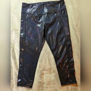 CVG *RETIRED* Shimmer Holographic Capri Lenght Leggings